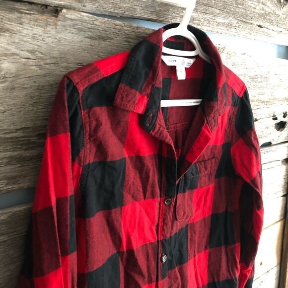 𝅺old Navy size Med Red and black buffalo plaid button down shirt - Picture 2 of 5
